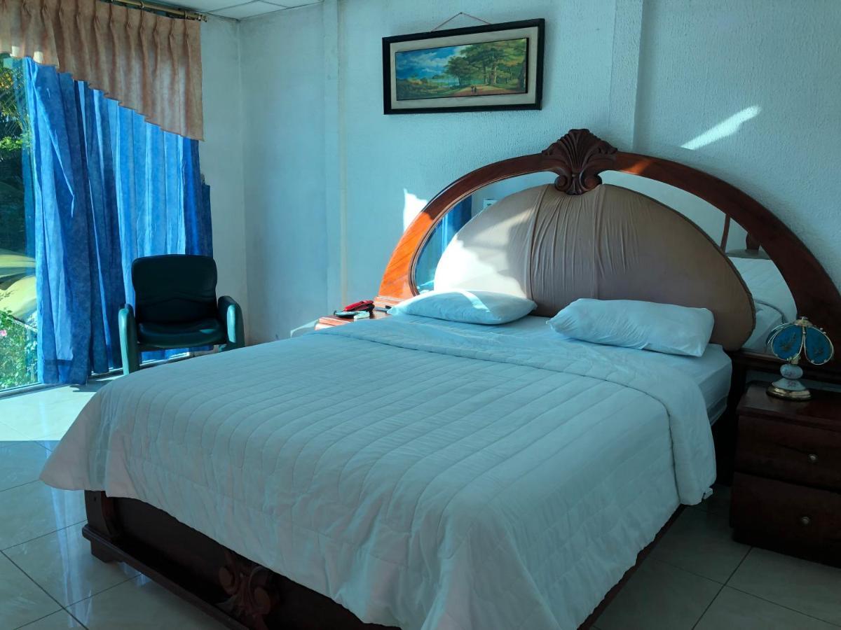 La Cascada Hotel